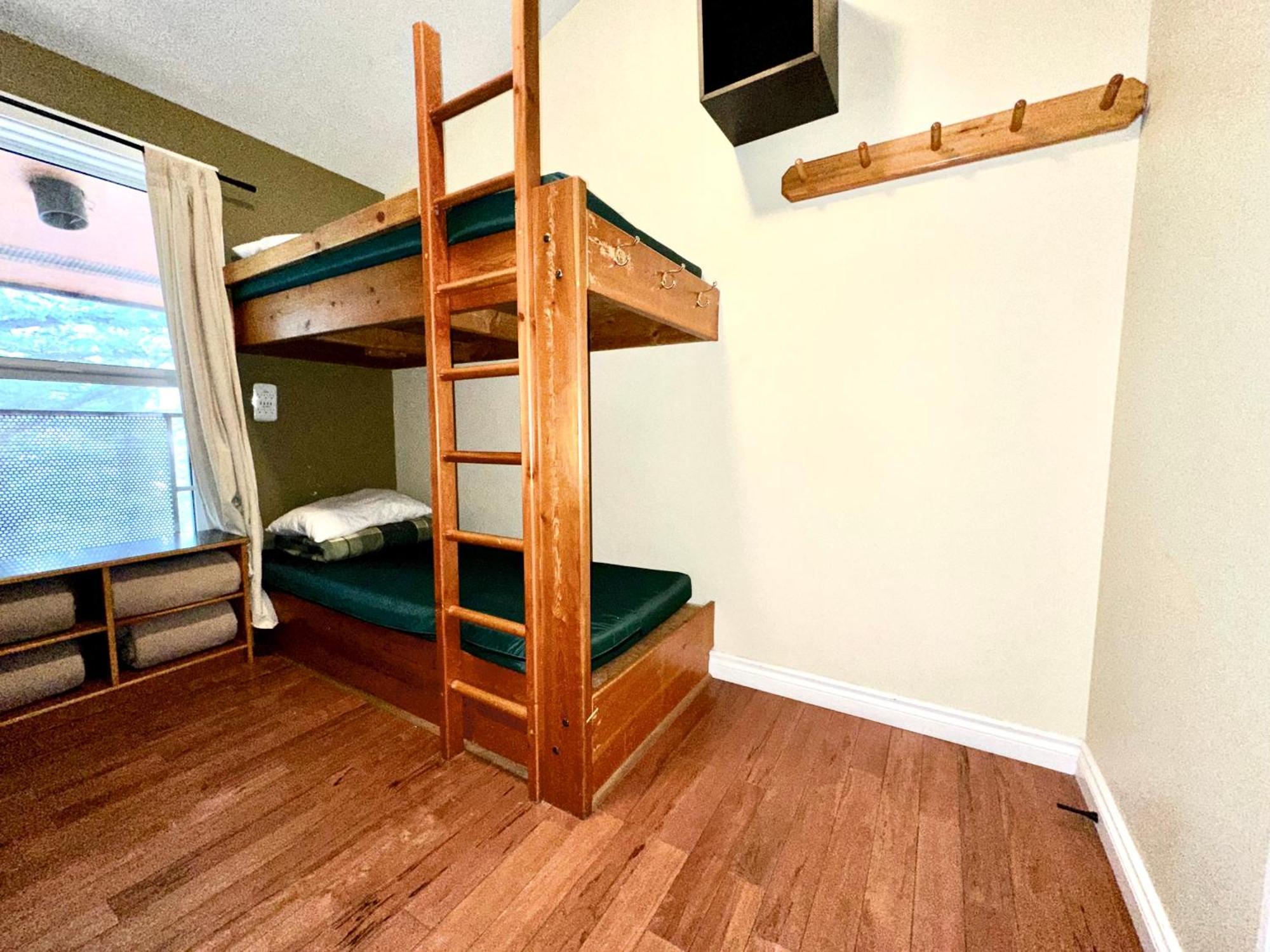 Canmore Alpine Hostel - Alpine Club Of Canada Extérieur photo