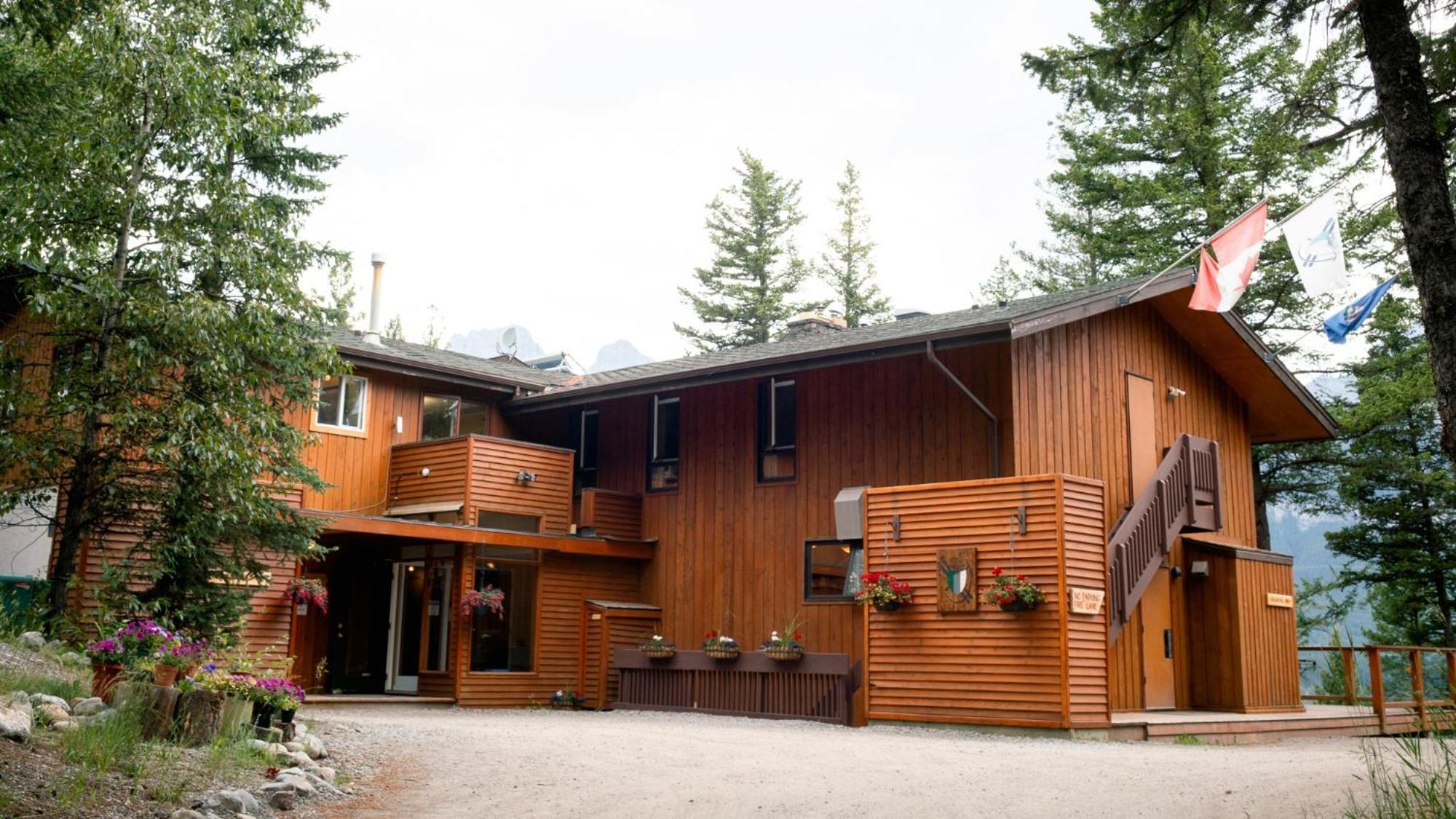 Canmore Alpine Hostel - Alpine Club Of Canada Extérieur photo