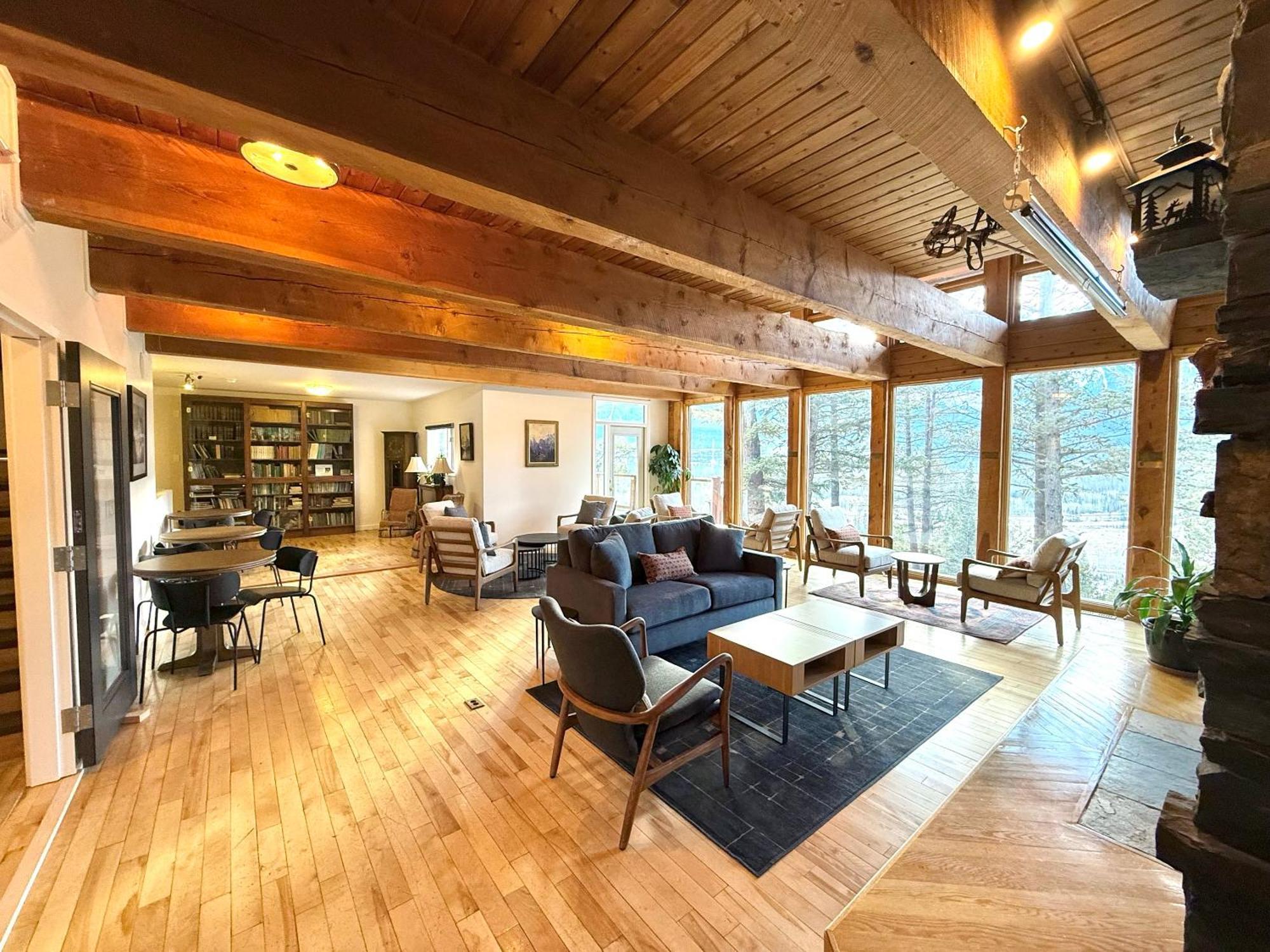 Canmore Alpine Hostel - Alpine Club Of Canada Extérieur photo